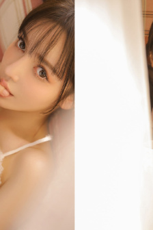 宾利女销售蹲地